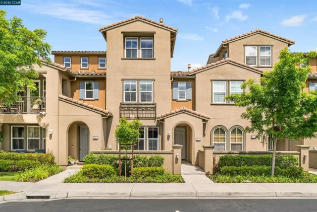 MLS: 41138612 Condo For Sale