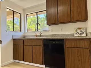Photo #4: 41138662 Listing