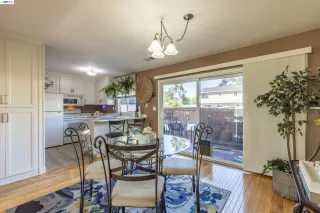 Photo #6: 41138693 Listing