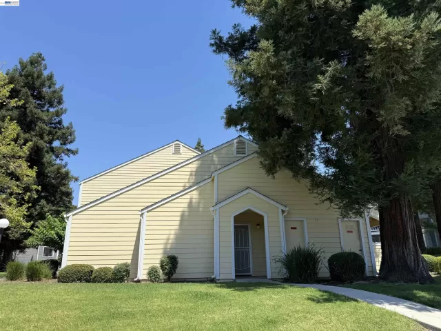 MLS: 41138703 Condo For Sale