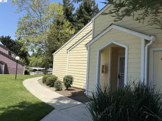 Photo #2: 41138703 Listing