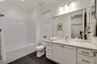 Photo #5: 41138729 Listing