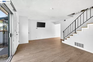 Photo #5: 41138920 Listing