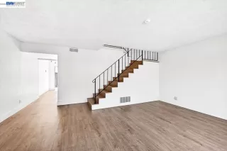 Photo #6: 41138920 Listing