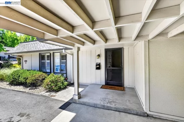 MLS: 41139028 Condo For Sale
