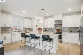 Photo #5: 41139143 Listing