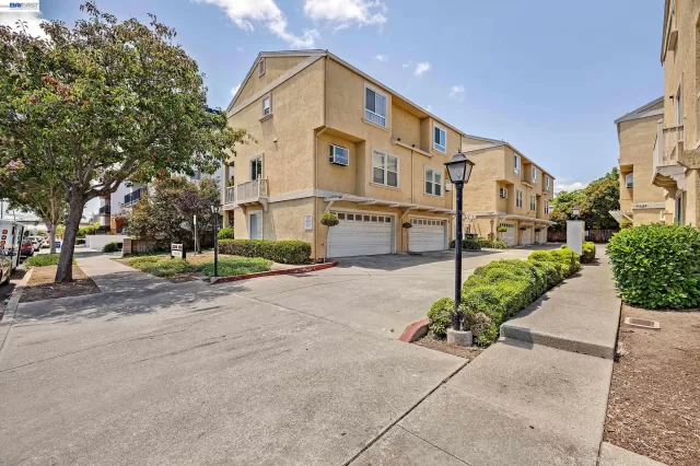 MLS: 41139145 Condo For Sale