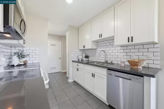 Photo #3: 41139156 Listing