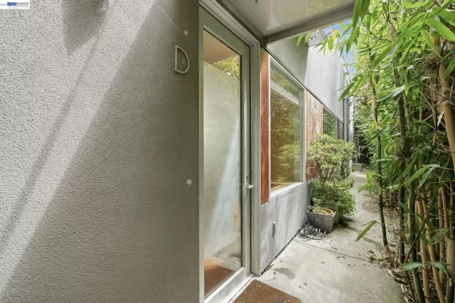 MLS: 41139174 Condo For Sale