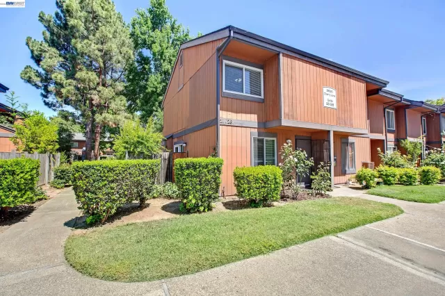 MLS: 41139247 Condo For Sale