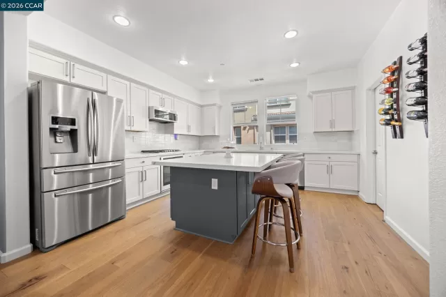 MLS: 41139323 Condo For Sale