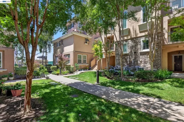 MLS: 41139388 Condo For Sale