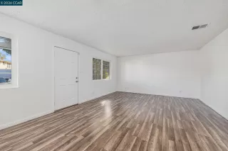 Photo #5: 41139431 Listing