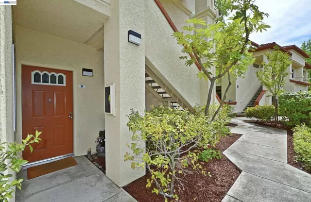 MLS: 41139549 Condo For Sale