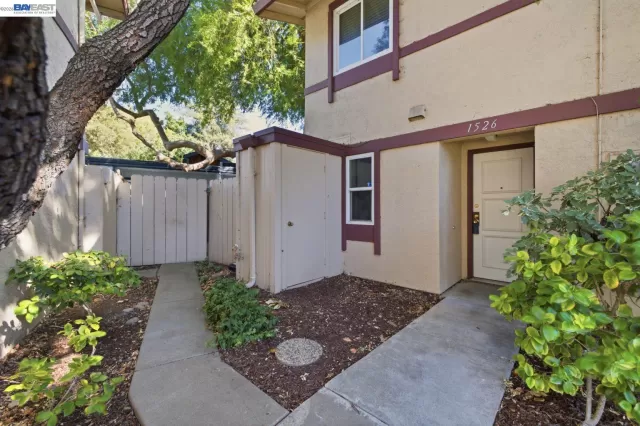 MLS: 41139585 Condo For Sale