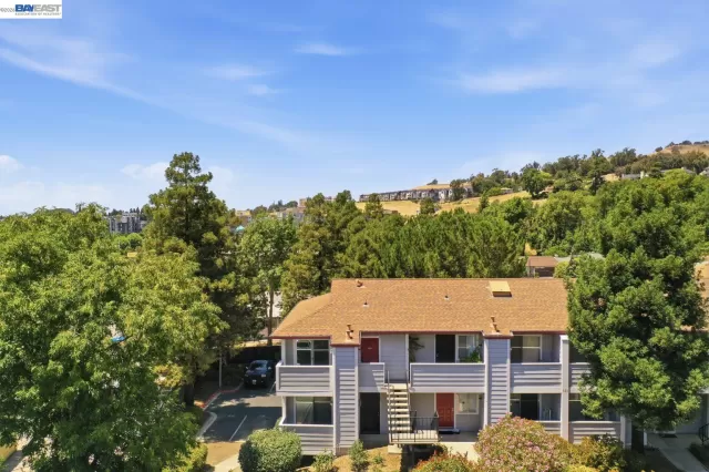 MLS: 41139755 Condo For Sale