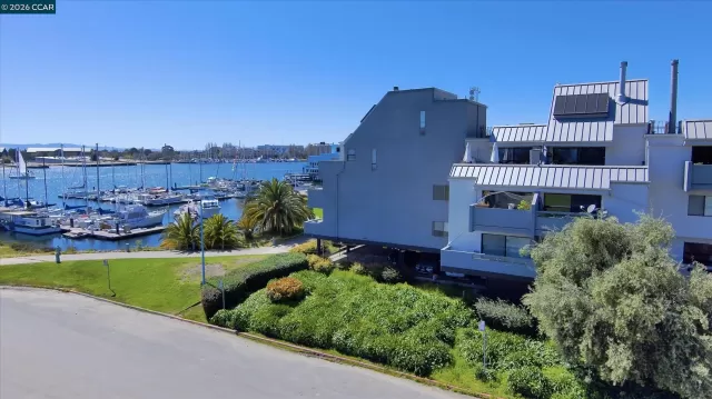 MLS: 41139960 Condo For Sale