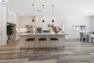 Photo #5: 41140275 Listing