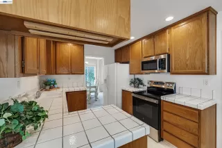 Photo #3: 41140438 Listing