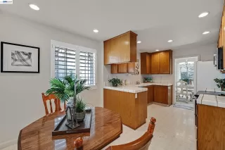 Photo #4: 41140438 Listing