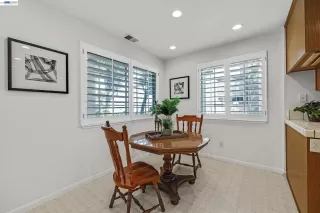 Photo #5: 41140438 Listing