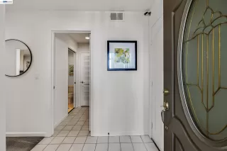 Photo #6: 41140438 Listing