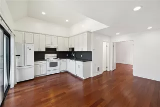 Photo #3: CRCV24141641 Listing