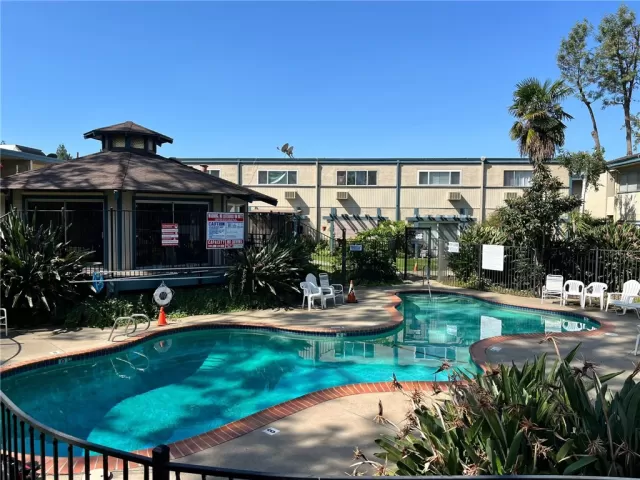 MLS: CRSR25193793 Condo For Sale