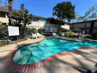 Photo #4: CRSR25193793 Listing 