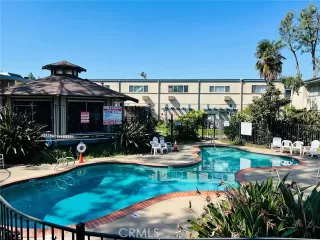 Browse active condo listings in ISLANDIA