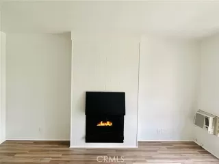 Photo #3: CRSR26051768 Listing 