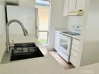 Photo #6: CRSR26051768 Listing 