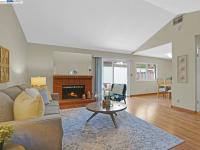 More Details about MLS # 40962120 : 284 JUNIPERO CMN