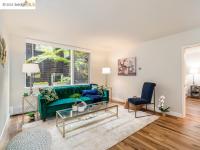 More Details about MLS # 40964265 : 2601 COLLEGE AVE # 110